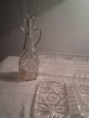 Clear Cut-Glass Decanter with Stopper - Classic Home Dining